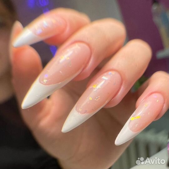 Креативный маникюр, педикюр, брови в центре