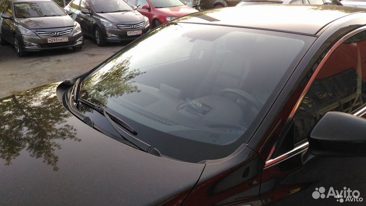 Лобовое стекло на Мазда 6