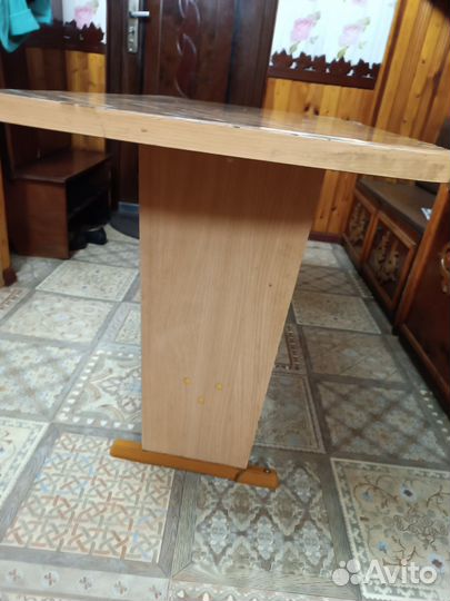 Кухонный стол и табуретки бу