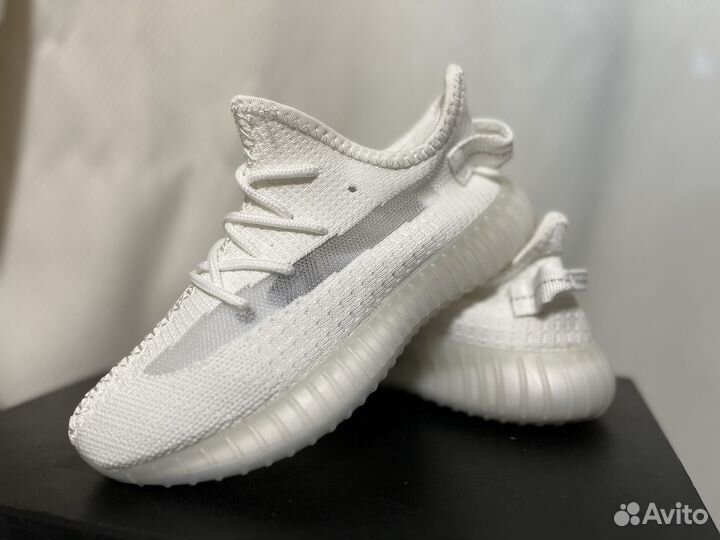 Кроссовки женские yeezy boost 350 белые