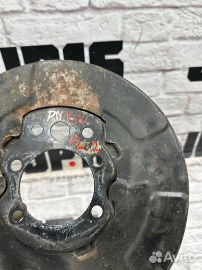 Щиток тормозного механизма задний левый Infiniti