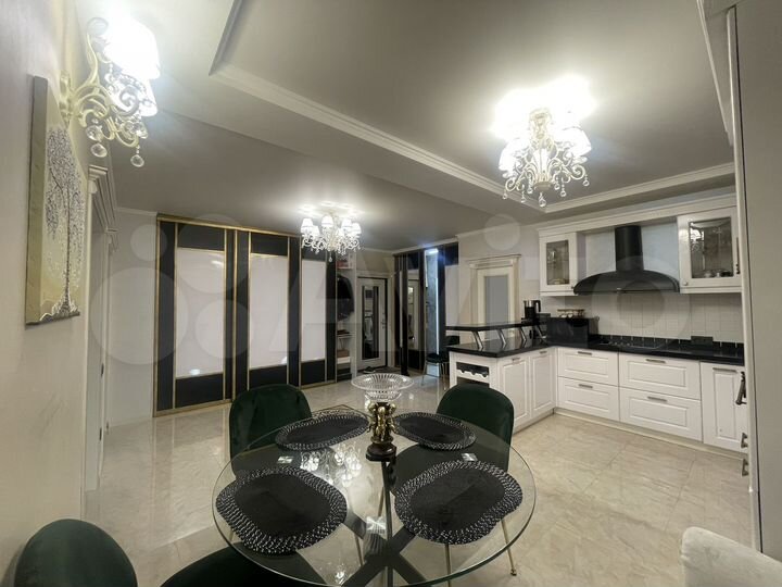 2-к. квартира, 61 м², 3/15 эт.