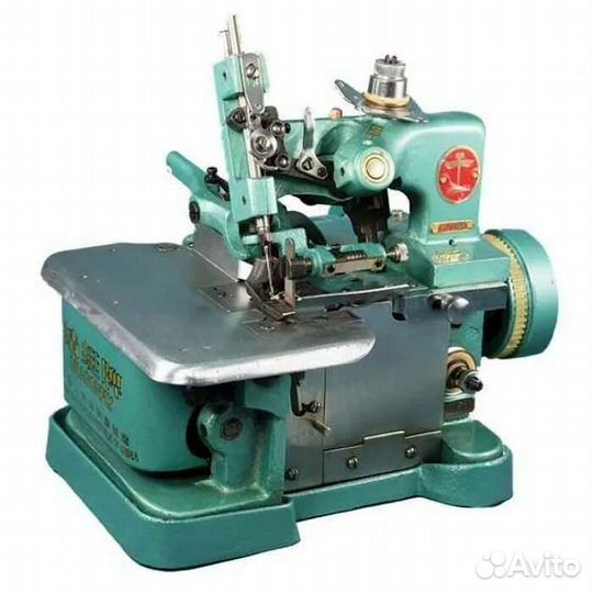 Промышленный оверлог и швейная машинка