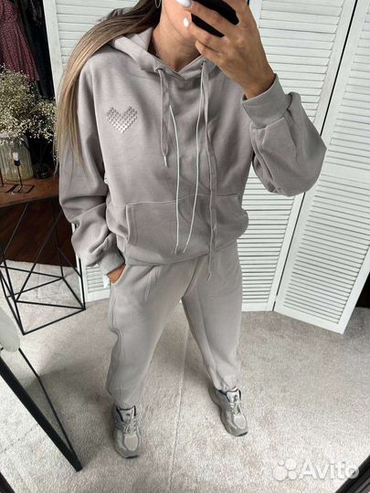 Спортивный костюм женский