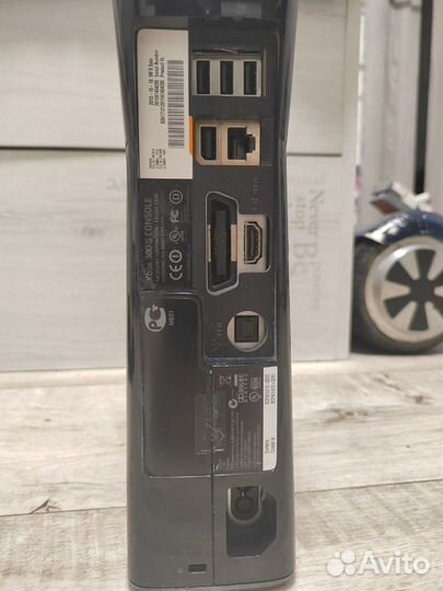Xbox 360 с играми, и 2 геймпада