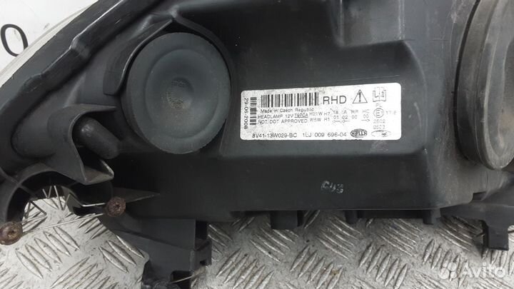 Фара Ford Kuga (2008-2012)