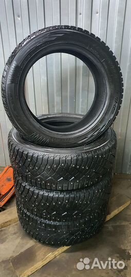Nitto Therma Spike 215/55 R17
