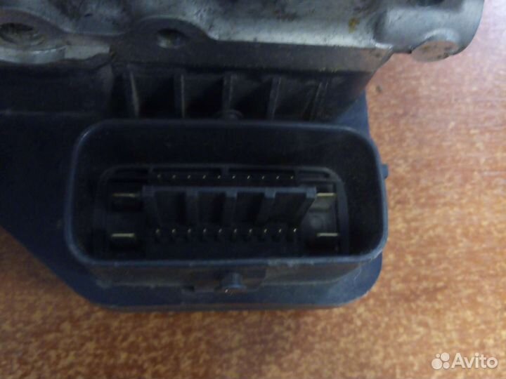 Блок ABS Toyota Rav 4 40 кузов
