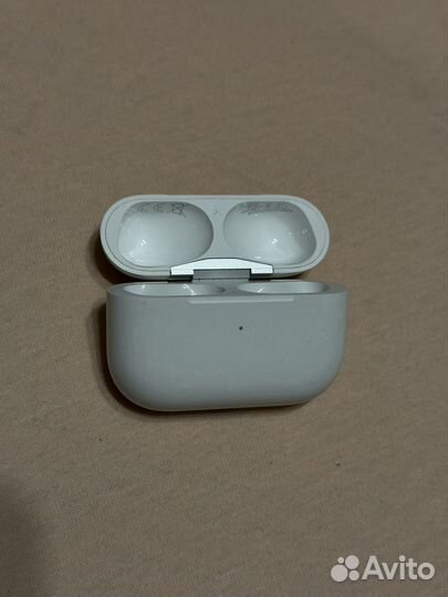 Зарядный кейс (футляр) для наушников AirPods 1