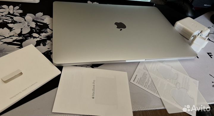 Apple macbook pro 15 2017 i7 (Как новый )