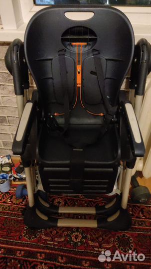 Продается универсальный стульчик chicco