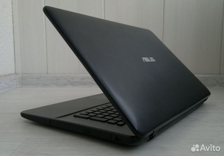 Asus 17,3