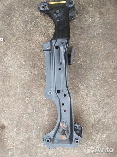 Балка переднего моста BMW E46 E85 31111096902