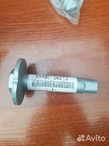 Болт сходразвал Lexus LS500 Toyota Crown