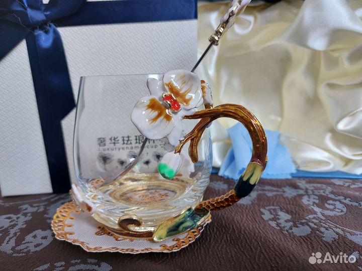 Чайная чашка в коробке Орхидея