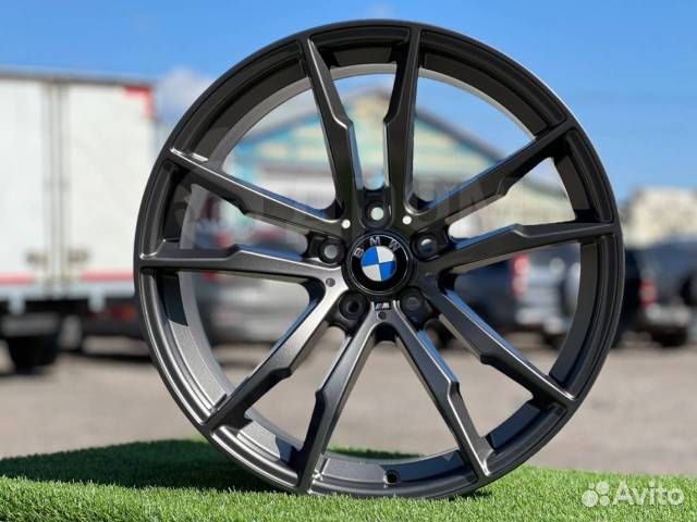 Диск литой разношир. Replica BMW 611M 5x120