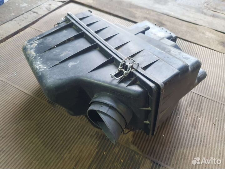 Корпус воздушного фильтра audi 100