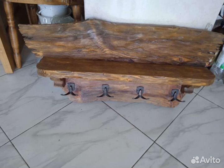 Вешалка настенная