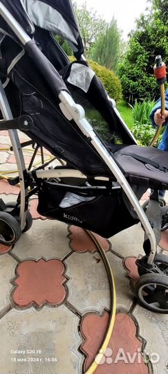 Коляска прогулочная