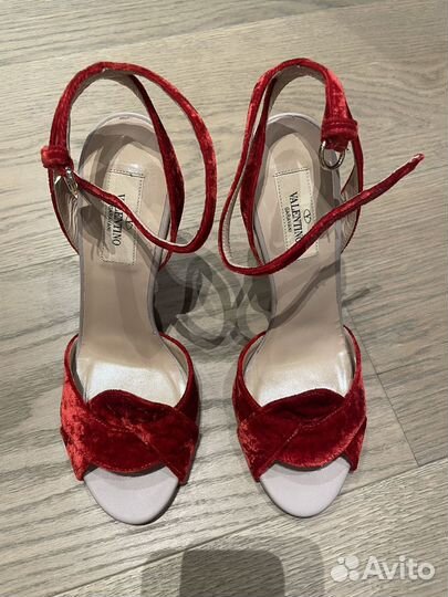 Босоножки Valentino 37,5 красные