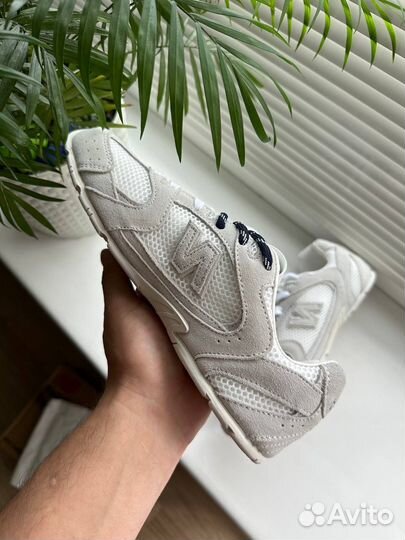 New Balance 530 x miu miu