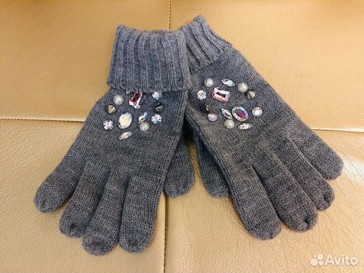 Перчатки новые со стразами