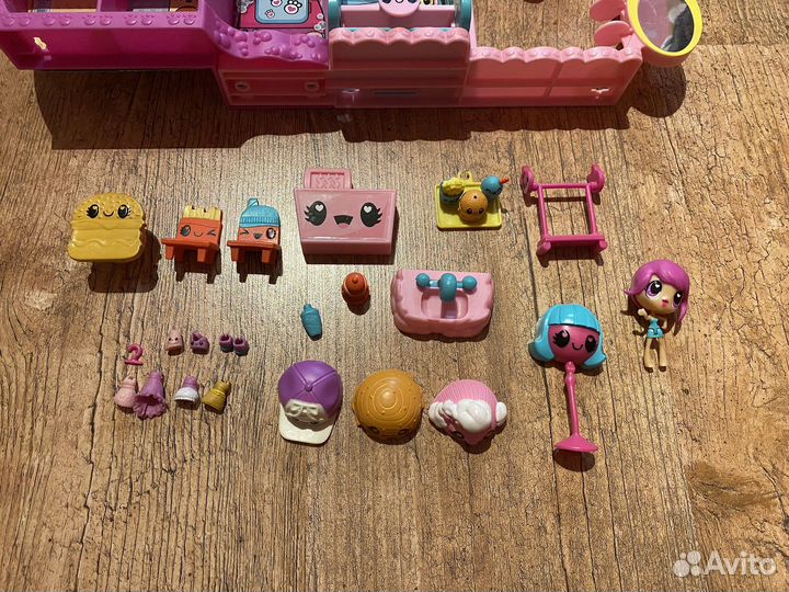 Домик с куклой