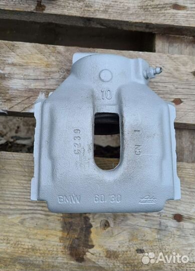 Передние тормозные суппорта BMW X5 E53