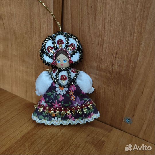 Куколка на верёвочке