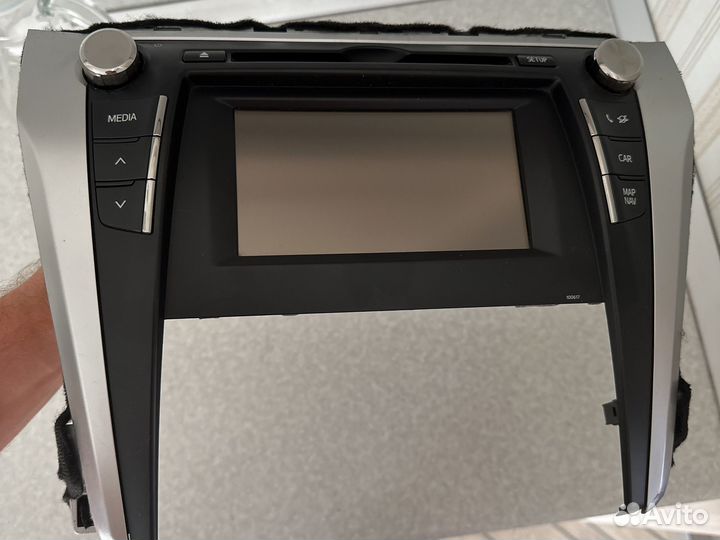 Штатный монитор Камри