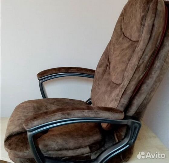 Замена обивки компьютерных кресел и парикмахерских