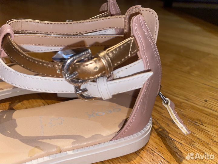 Новые сандалии для девочки geox р.37