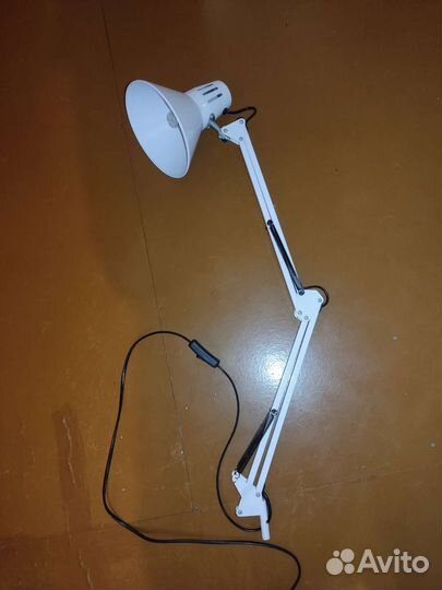 Лампа настольная для маникюра