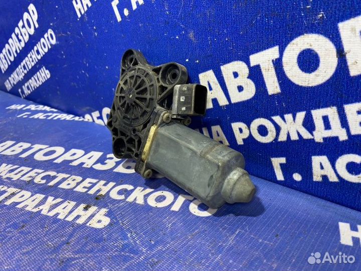 Моторчик стеклоподъемника Mercedes-Benz W220 седан