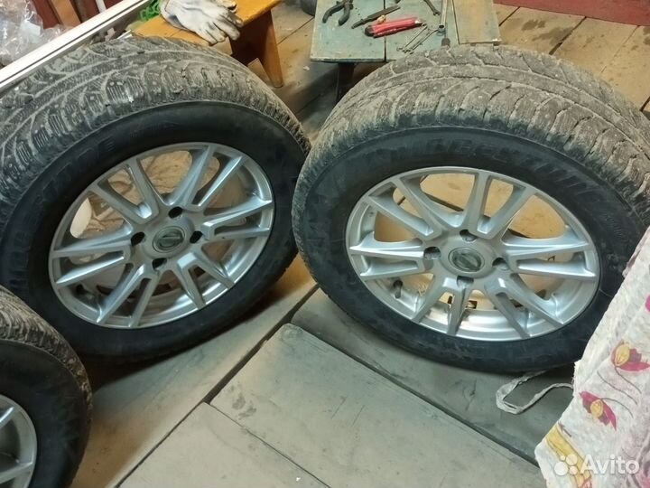 Bridgestone Ice Cruiser 7000 195/65 R15