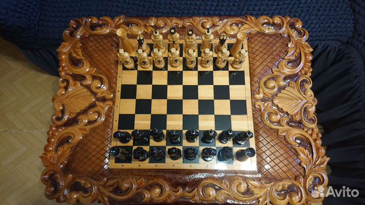Шахматный столик