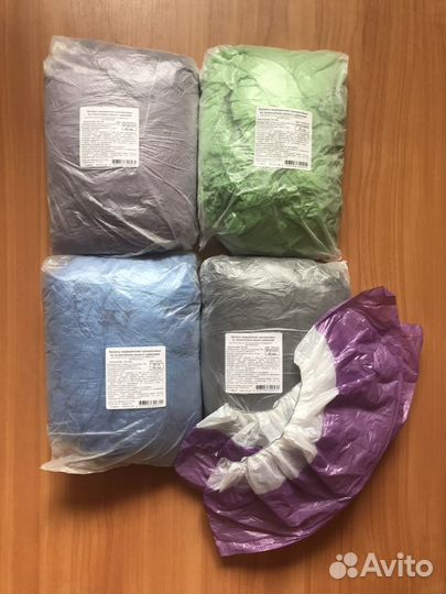 Бахилы п/э и тканевые (носки), тапочки одноразовые