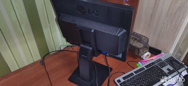 LG flatron L1752H (17