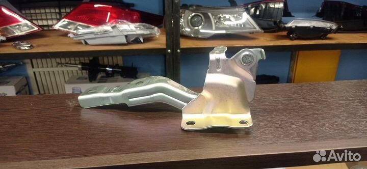 Петля капота KIA RIO 3 левая 11-17