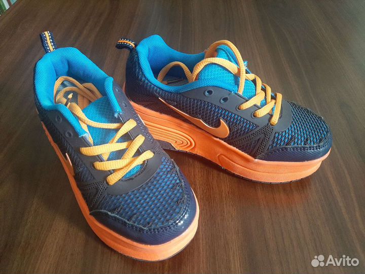 Кроссовки с колёсами новые 31