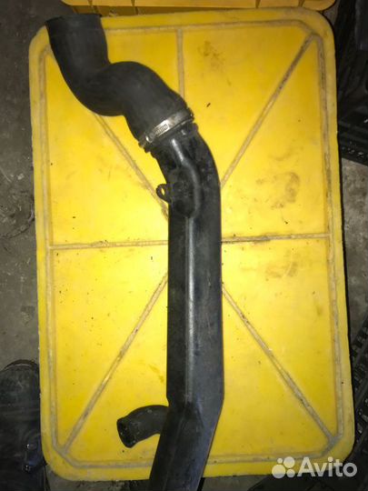 Воздушный патрубок Audi Allroad C5 2.7 ARE 2001