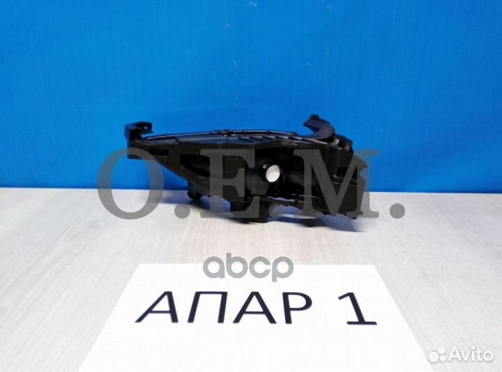 Фара противотуманная правая Hyundai Sonata 6 YF