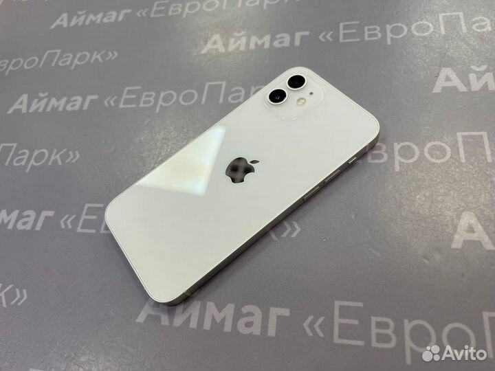 Молочный телефон iPhone 12 64Gb