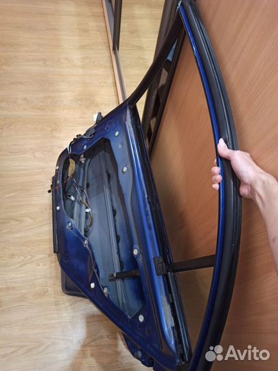 Задняя правая дверь Мазда 66 gg