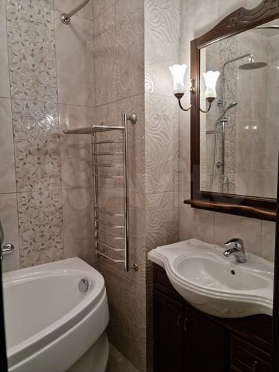 2-к. квартира, 65 м², 3/17 эт.