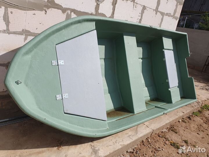 Лодка пластик