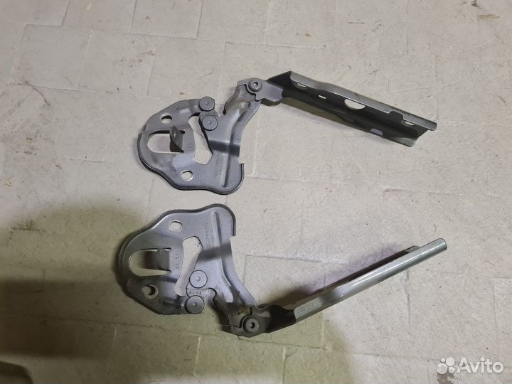 Петля капота левая Audi Q7 4M 2015