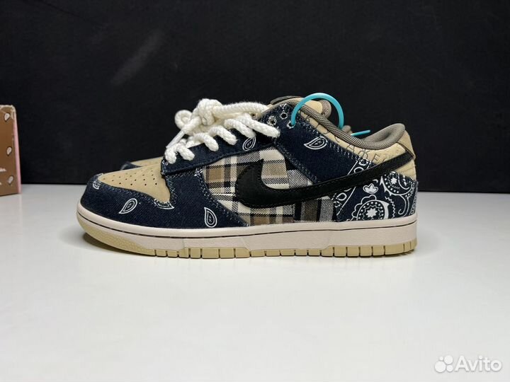 Nike SB dunk low travis scott