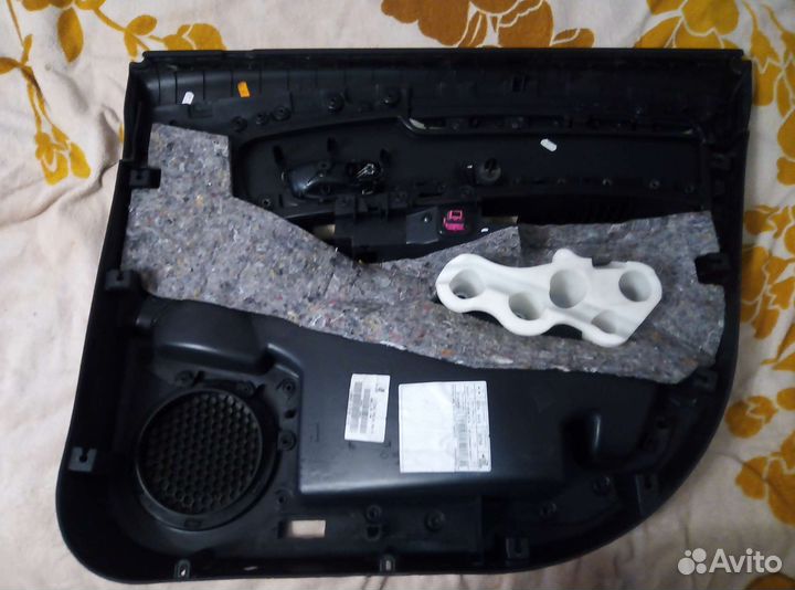 Передние дверные карты Рено Сценик 3