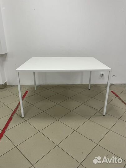 Стол для выкладки товара